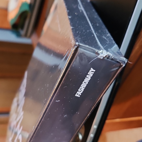 CHANEL Black and White Pop-Up Fashion Book New - Picture 6 of 7